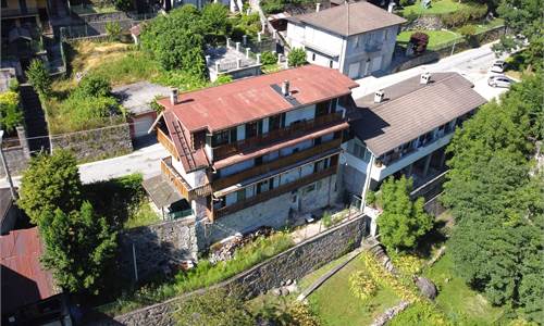 CASA INDIPENDENTE CON GIARDINO IN VENDITA